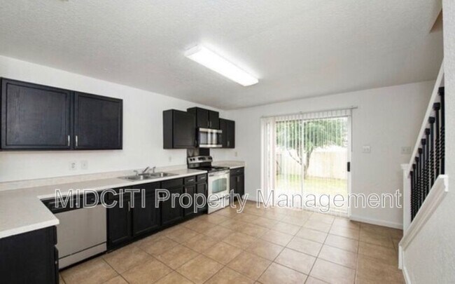 Building Photo - 9739 Chelsea Cir