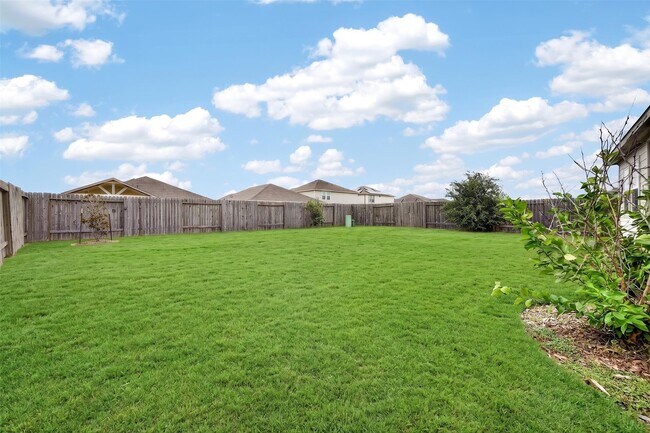 Building Photo - 1024 Banyon Tree Ln