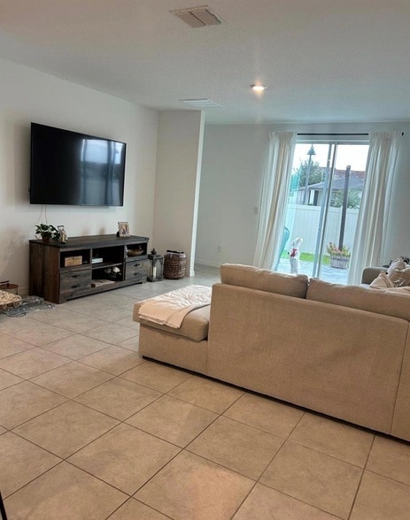 Building Photo - 3445 Monaco Ln