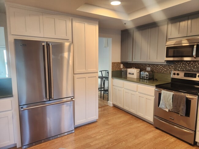 Building Photo - 210 Palmetto Ave