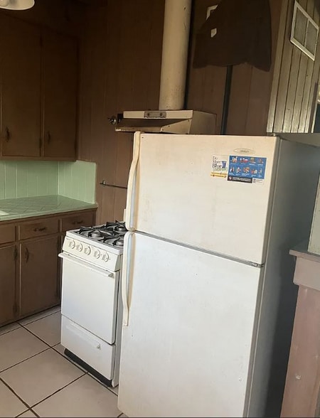 Building Photo - 2541 E Elm St