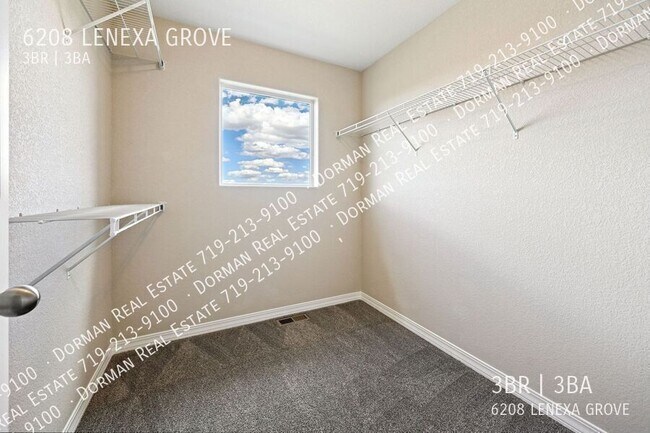 Building Photo - 6208 Lenexa Grv