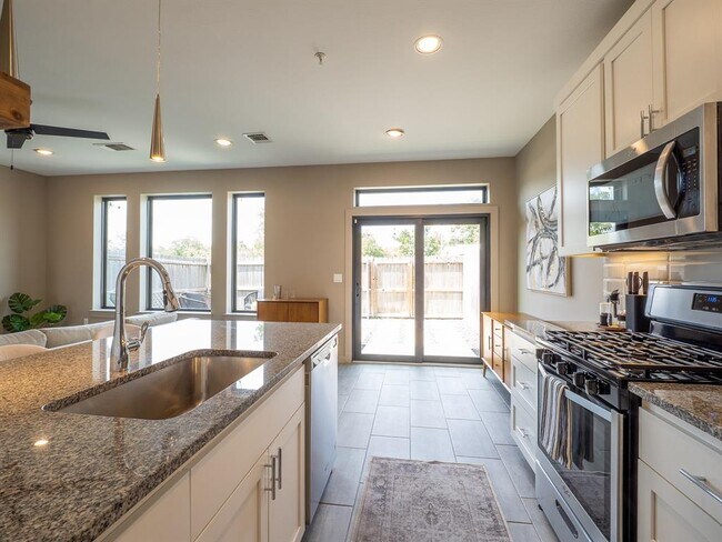 Building Photo - 6409 Berkman Dr