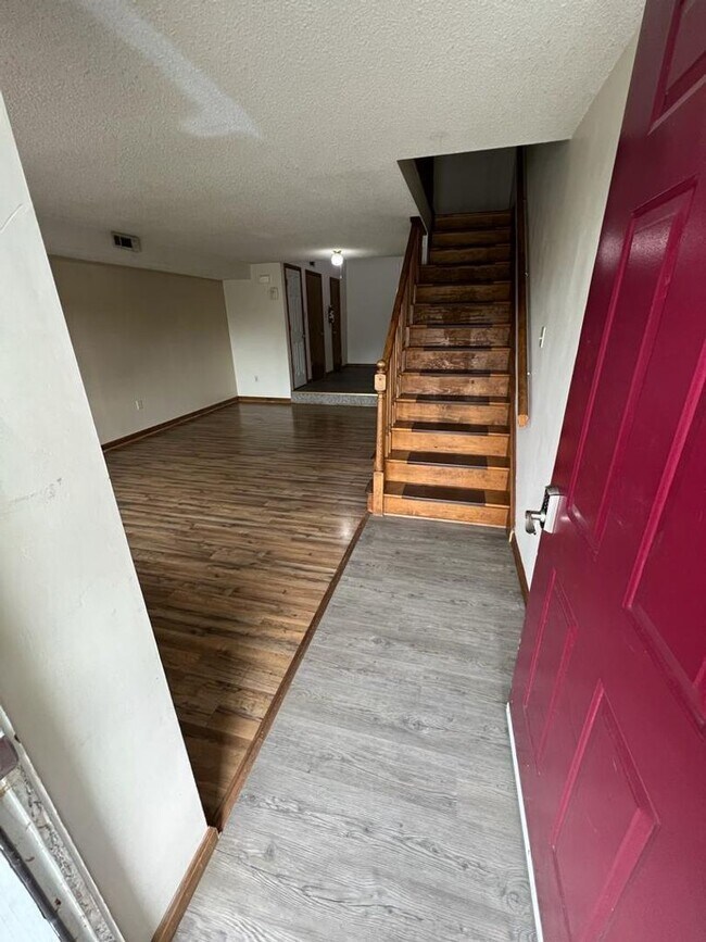 Building Photo - 2-Story, One Bedroom Loft Townhome AVAILABLE JUNE 2026 - Wernersville, PA