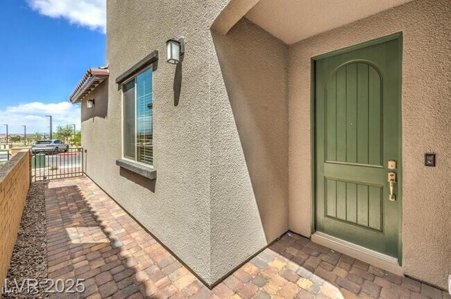 Building Photo - 89 Oratorio Dr
