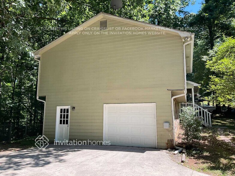 Building Photo - 6212 Westridge Trce