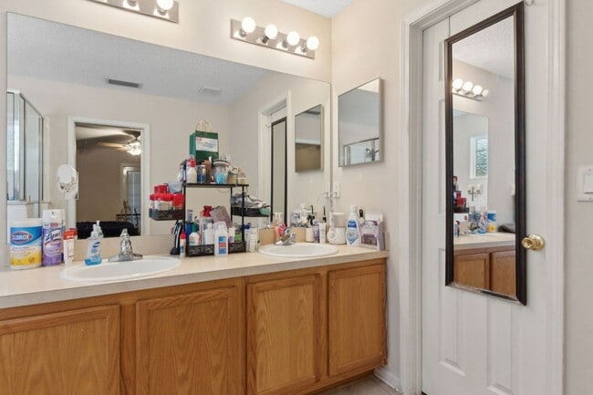 Building Photo - Spacious 3-Bedroom Home with Bonus Room Ne...