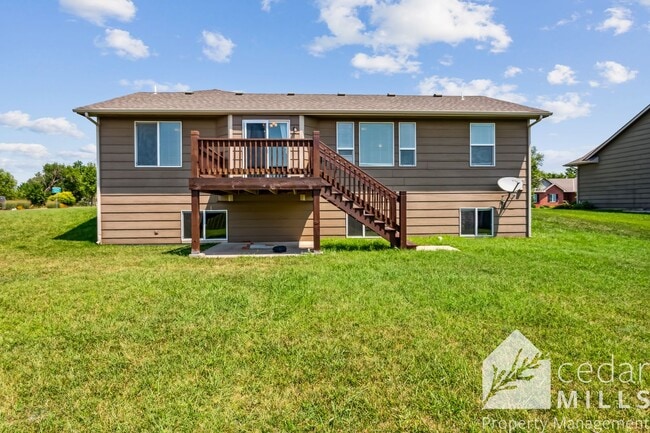 Building Photo - 5 Bedroom in Derby