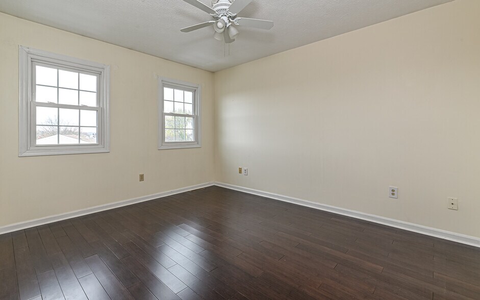 Building Photo - 417 Ten Point Ln