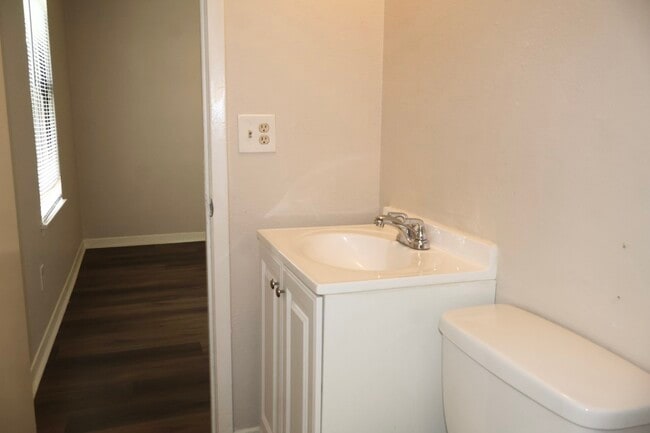 Building Photo - 7731 Melanie St