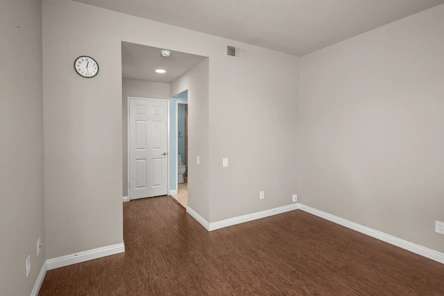 Building Photo - 13378 Tiverton Rd