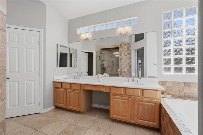 Building Photo - 1201 Palmares Ct