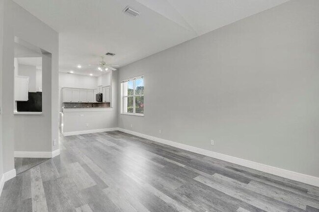 Building Photo - 3033 SE Brierwood Pl