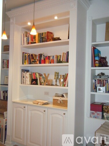 Building Photo - 1728 N Hermitage Ave