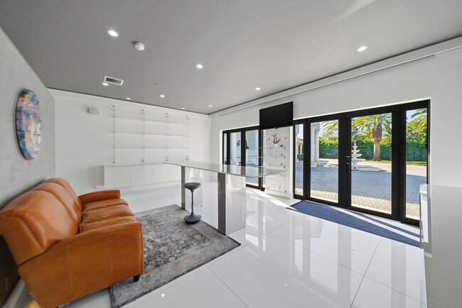 Building Photo - 10270 SW 58th St