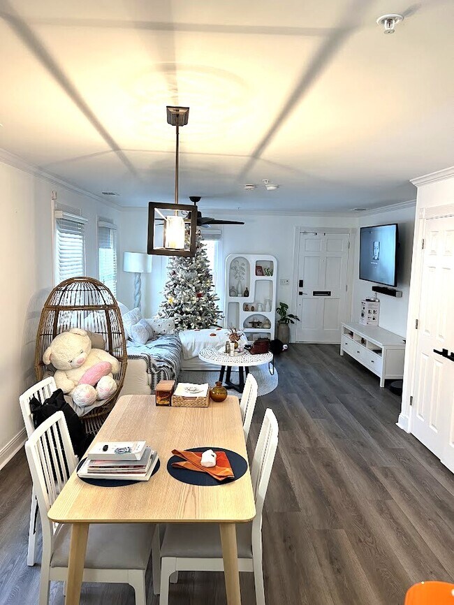 Building Photo - 429 Montgomery St