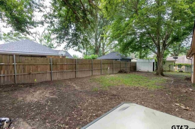 Building Photo - 903 Joel Dr