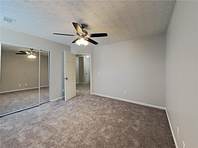 Building Photo - 227 Weatherstone Pointe Dr