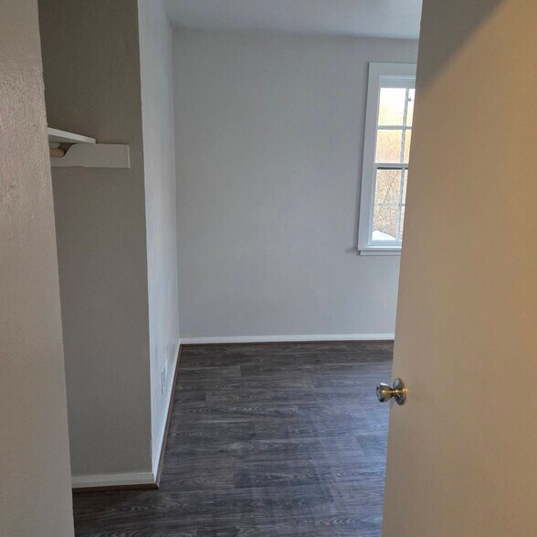 Building Photo - 1411 NW Carden Ave