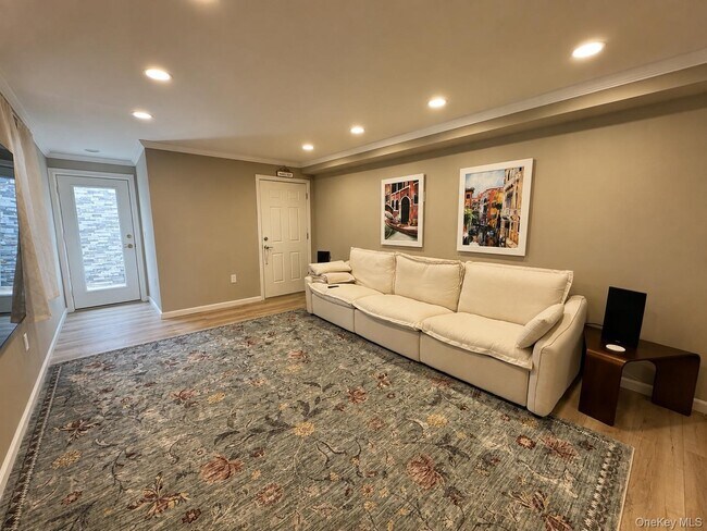 Building Photo - 119 Whittier Dr