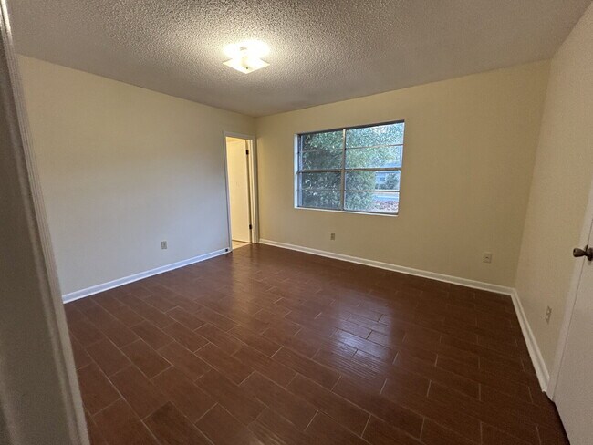 Building Photo - Home For Rent