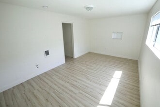 Building Photo - LB2527