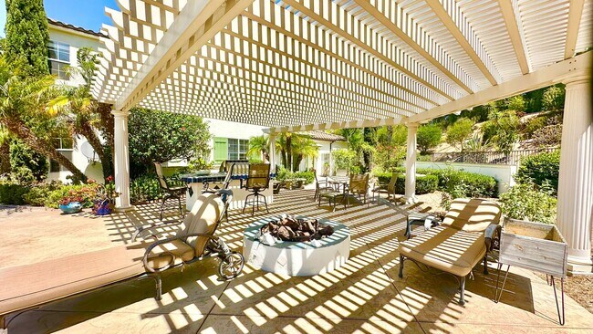 Building Photo - Stunning Two-Story Estate Home in the Gate...