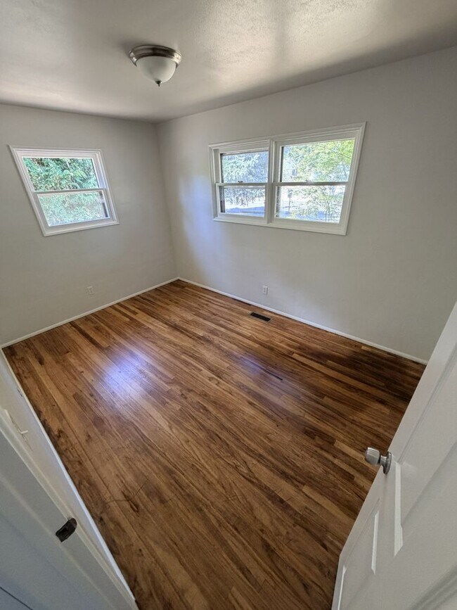 Building Photo - Beautifully Remodeled 3-Bedroom, 2-Bath Home