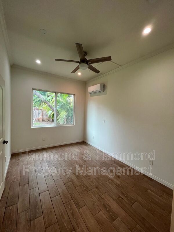 Building Photo - 4316 Greenbush Ave
