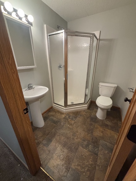 Building Photo - 814 6th Ave S