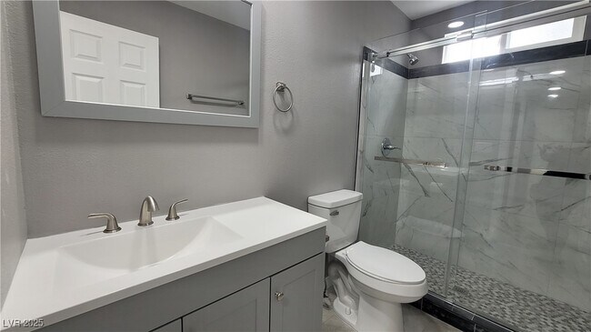 Building Photo - 2600 Sidonia Ave