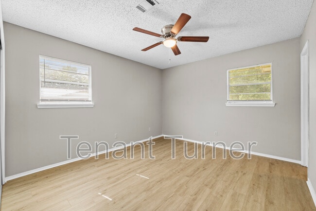 Building Photo - 329 Springdale Cir