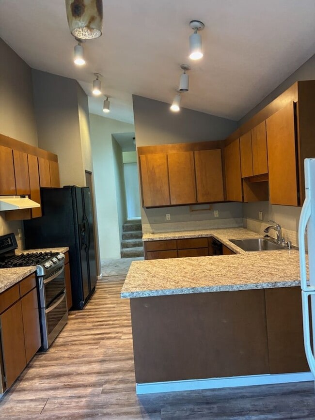 Building Photo - Spacious 3 Bedroom Home for Rent in Whatcom Falls Neighborhood!