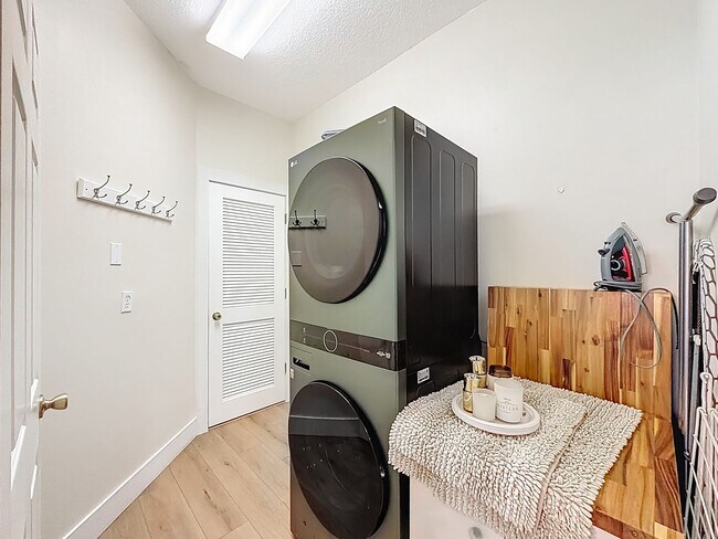 Building Photo - Gorgeous 3 bedroom 2 bath Single Family Home in Delray Beach