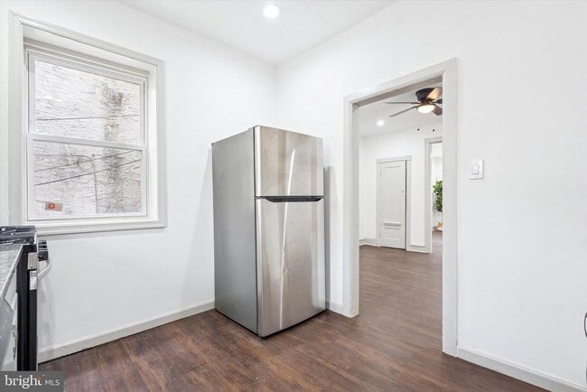 Building Photo - 5551 Addison St