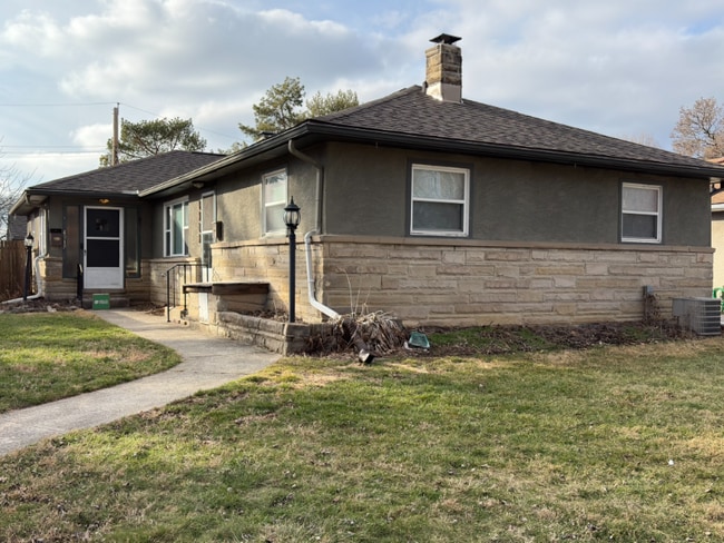 Building Photo - 4919 Fuller Dr