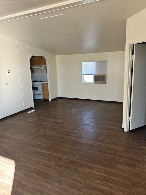 Building Photo - 1100 S Harmon Rd