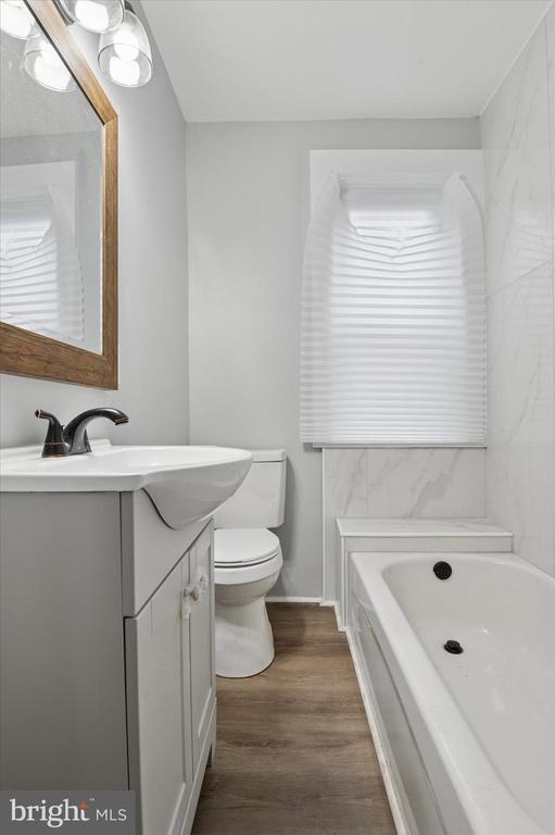 Building Photo - 305 E 22nd St