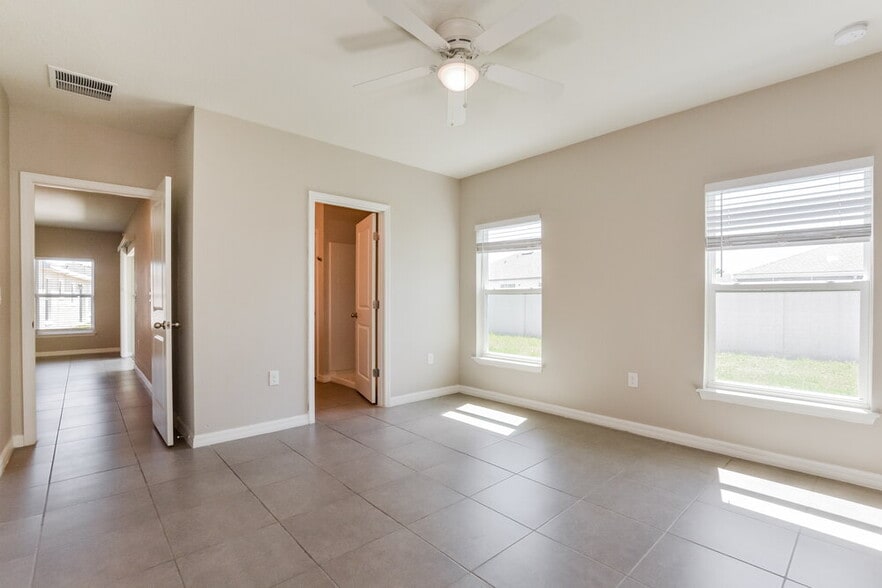 Building Photo - 803 Savona Pl