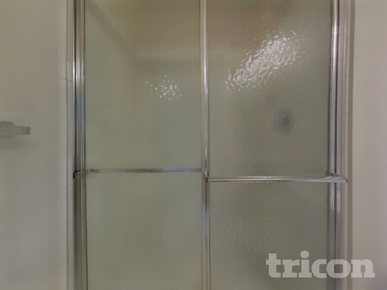 Building Photo - 5504 Vermillion Bluffs Dr