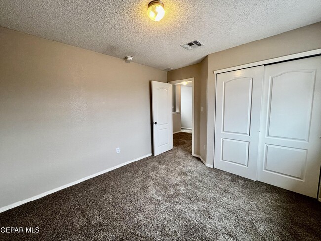 Building Photo - 14160 Lasso Rock Dr