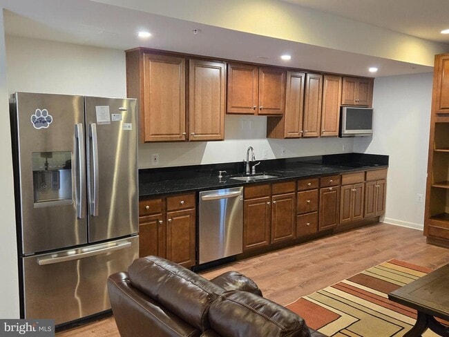 Building Photo - 17 Moonlight Trail Ct