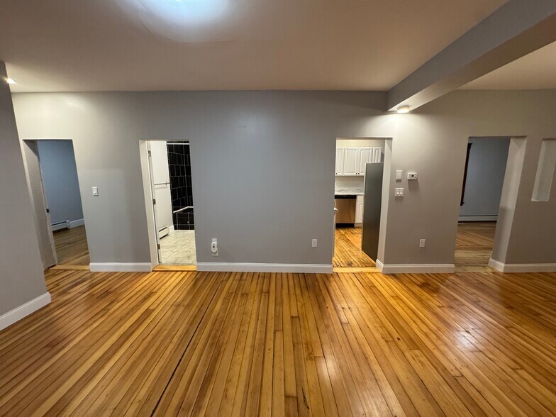 Building Photo - 70 Edwards St