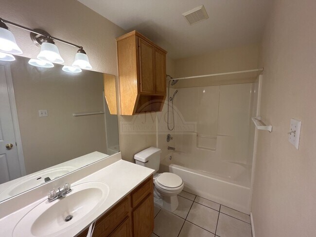 Building Photo - 908 McDaniel Cir