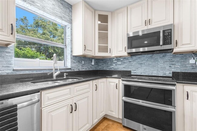 Building Photo - 5201 S Quincy St