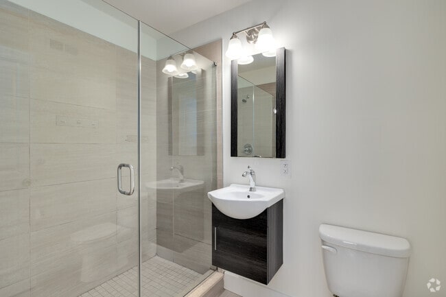 3BR, 3BA Deluxe - 955SF - Room C Bathroom - Eleanor at Walnut
