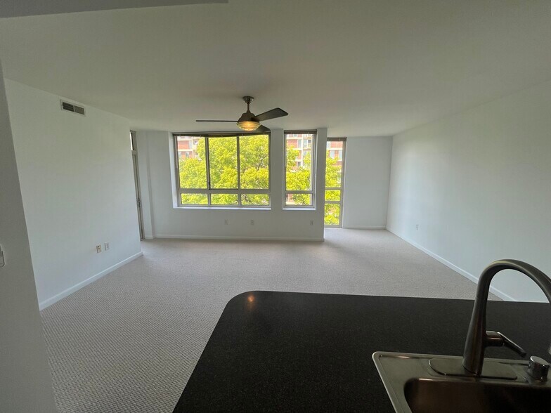 Building Photo - 350 G St SW