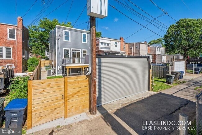 Building Photo - 4012 5th St NW