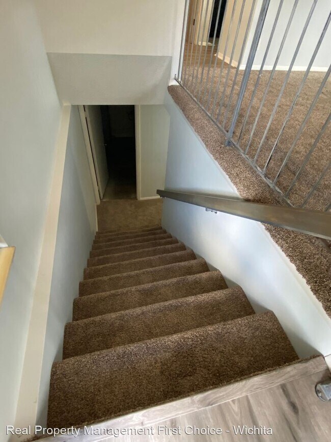 Building Photo - 3 br, 1.5 bath House - 9014 Bluestem St