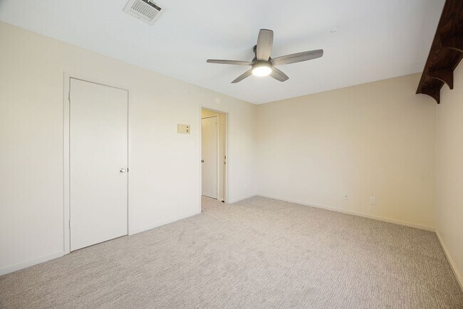 Building Photo - 1856 S Gessner Rd